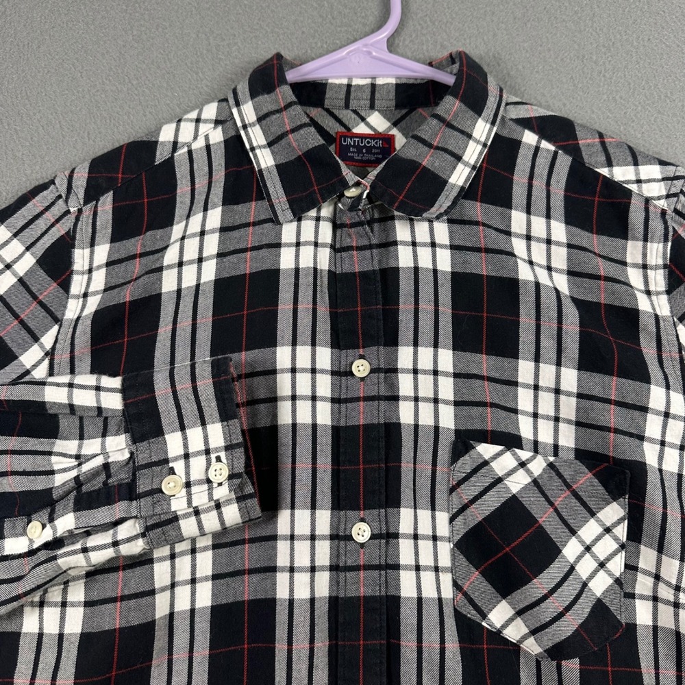 UNTUCKit Dana Black White Red Plaid Flannel Button Down Shirt Womens Size 6